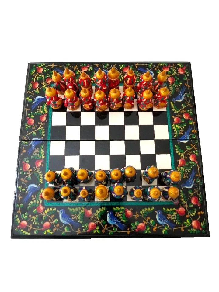 HECHO A MANO - JUEGO DE AJEDREZ UZBEKO PINTADO A MANO - IMÁGENES DE AVES Y GRANADAS Foto 2 de 4