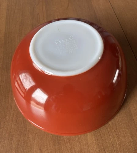 Vintage PYREX mid 1970's manufacturing RUST 4 Quart 10" Mixing bowl or oven #404