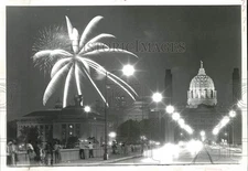 1979 Press Photo City Fireworks Near Capitol Dome and State Street Bridge