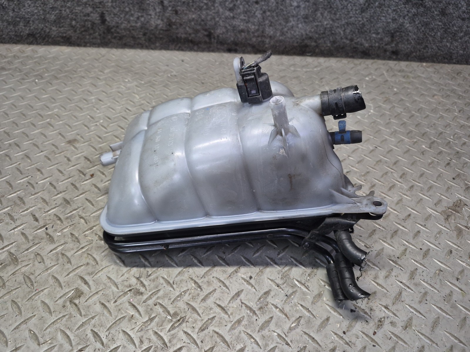 Bentley Continental GT 2003-2010 Coolant reservoir P/N 3D0121407E