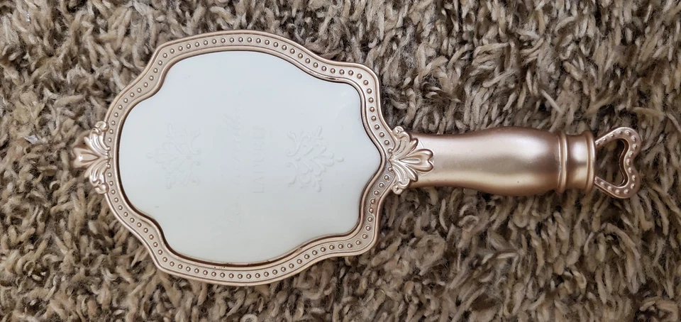 Contenedor facial y espejo Les Merveilleuses Laduree Paris Foto 3 de 4