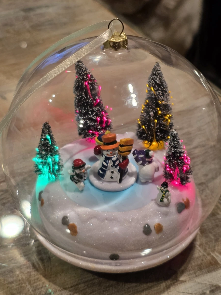 2009 Year Manufactured Collectible Holiday & Seasonal Ornaments