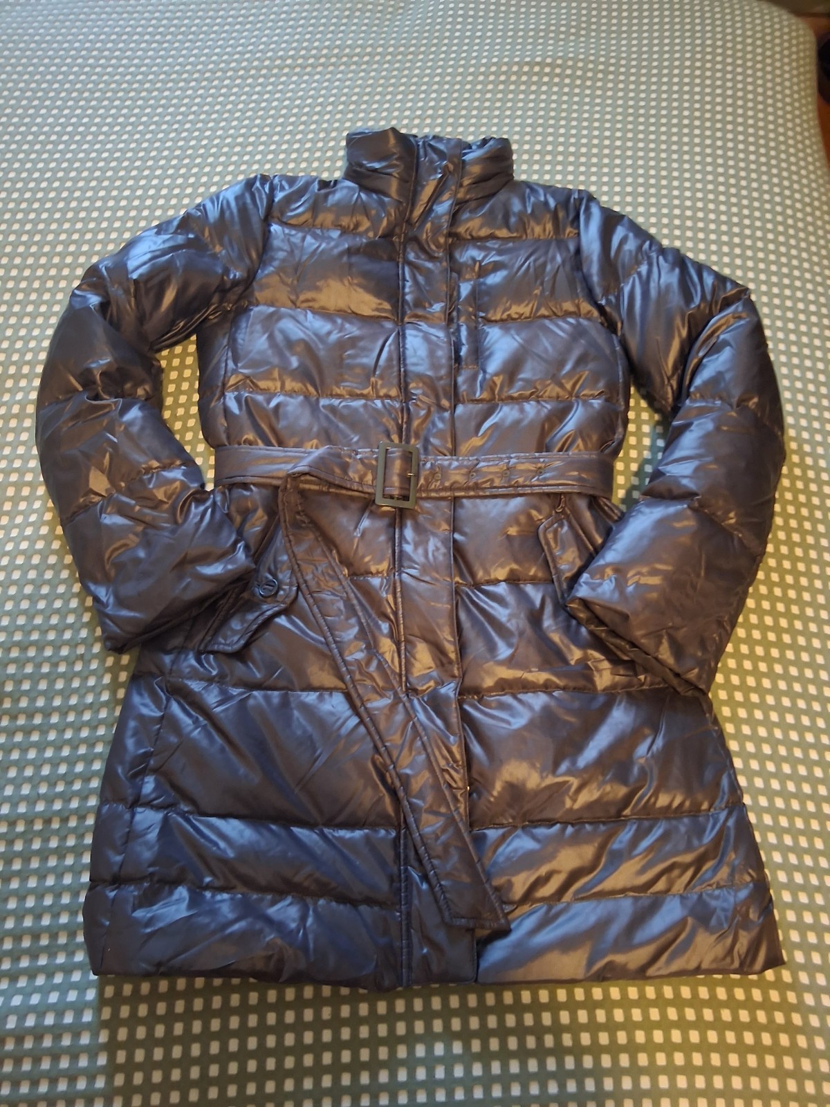 Uniqlo Dark Grey Puffer Mid Lenght Coat Size S Polyester Without a hoodie!