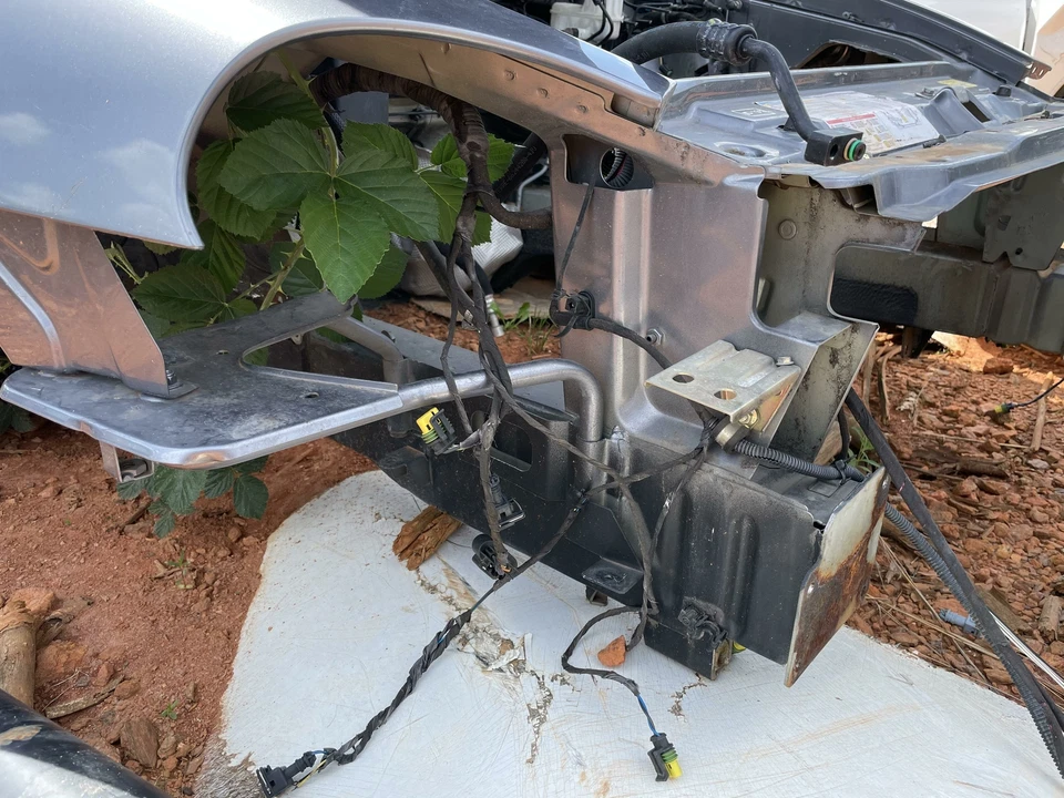 Maserati Coupe 4200GT 2005-2007 soporte radiador núcleo soporte sección corte Foto 3 de 4