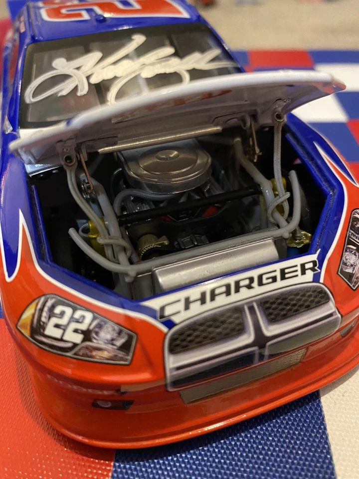 Курт Буш 2011 Dodge Charger Elite с автографом. - Изображение 4 из 4