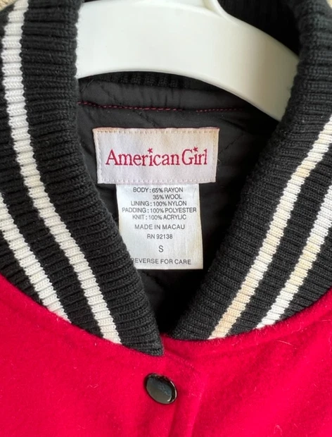 Chaqueta Universitaria American Girl New York Roja/Negro/Blanco Rayas Juvenil/Pequeña Foto 3 de 4