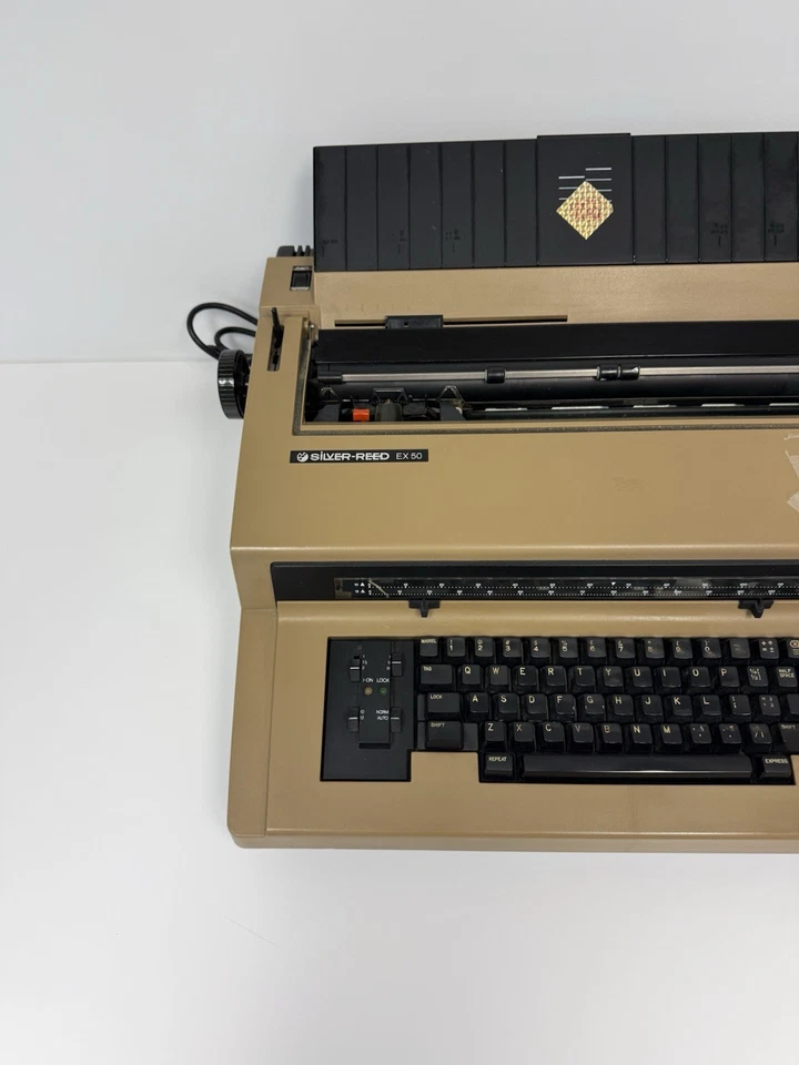 Редкая винтажная электронная пишущая машинка Silver Reed EX50 - Изображение 2 из 4