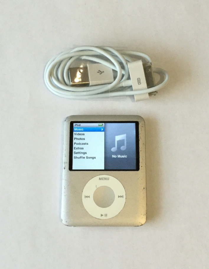 Apple iPod Nano 3rd Generation Silver (4 GB) Fair Condition