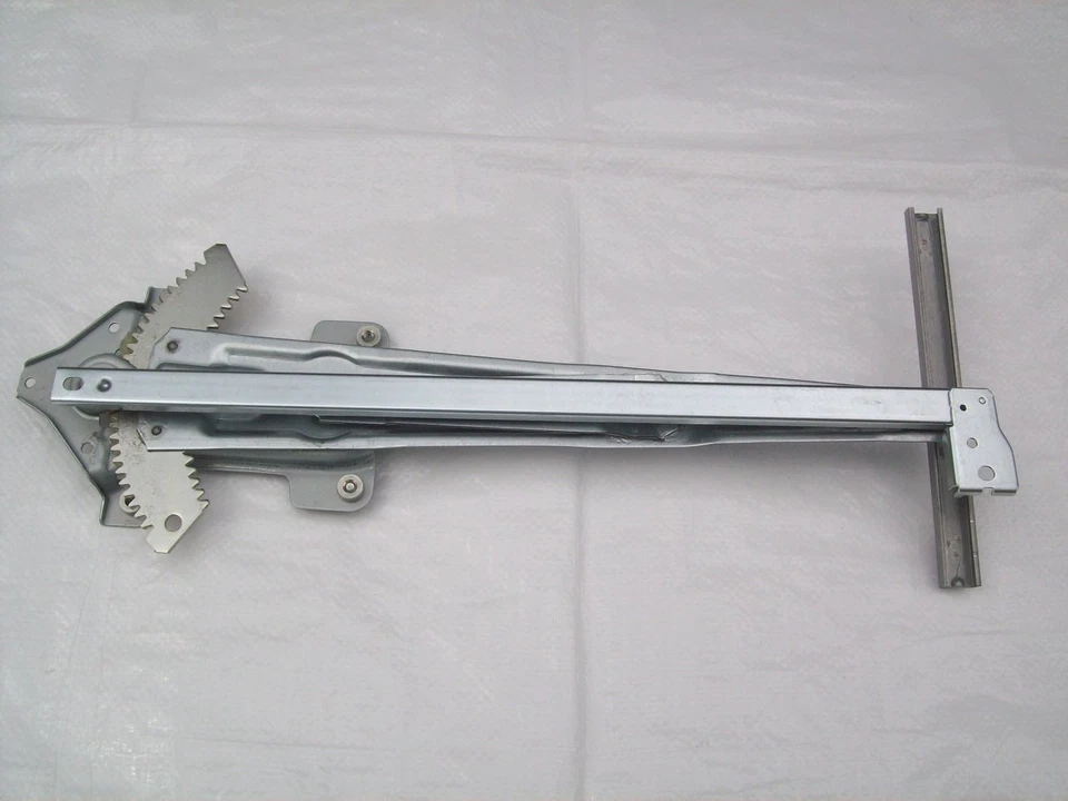 Honda Insight ZE2 Electric Window Regulator Front Right 7221TM8003 2009-2014 - Image 3 of 4