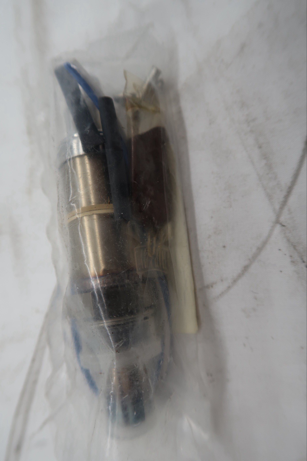 Lambda Oxygen Sensor with Two Wires 18mm Thread image 2