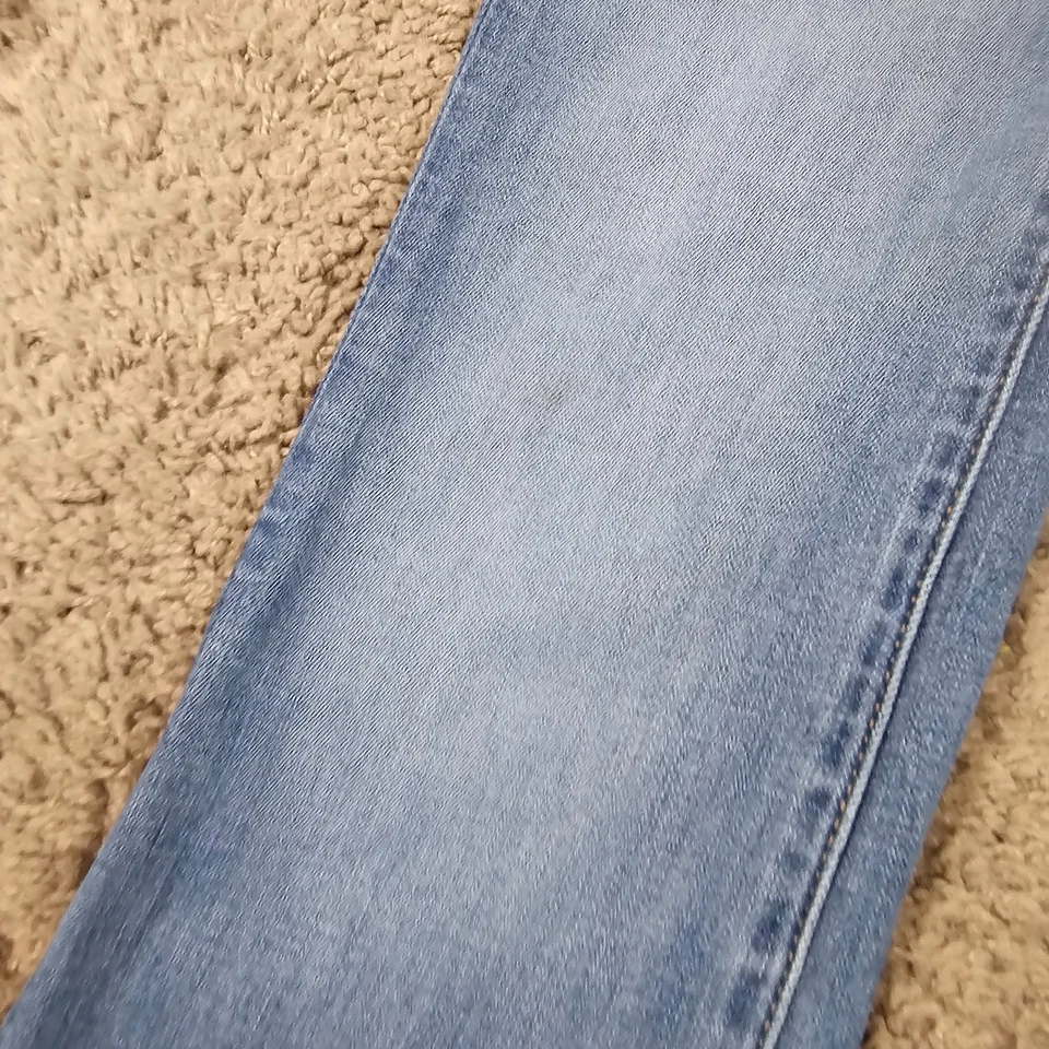 Pantalones de mezclilla elásticos de tiro bajo corte bota corta American Eagle para mujer 000 23x30 Foto 2 de 4