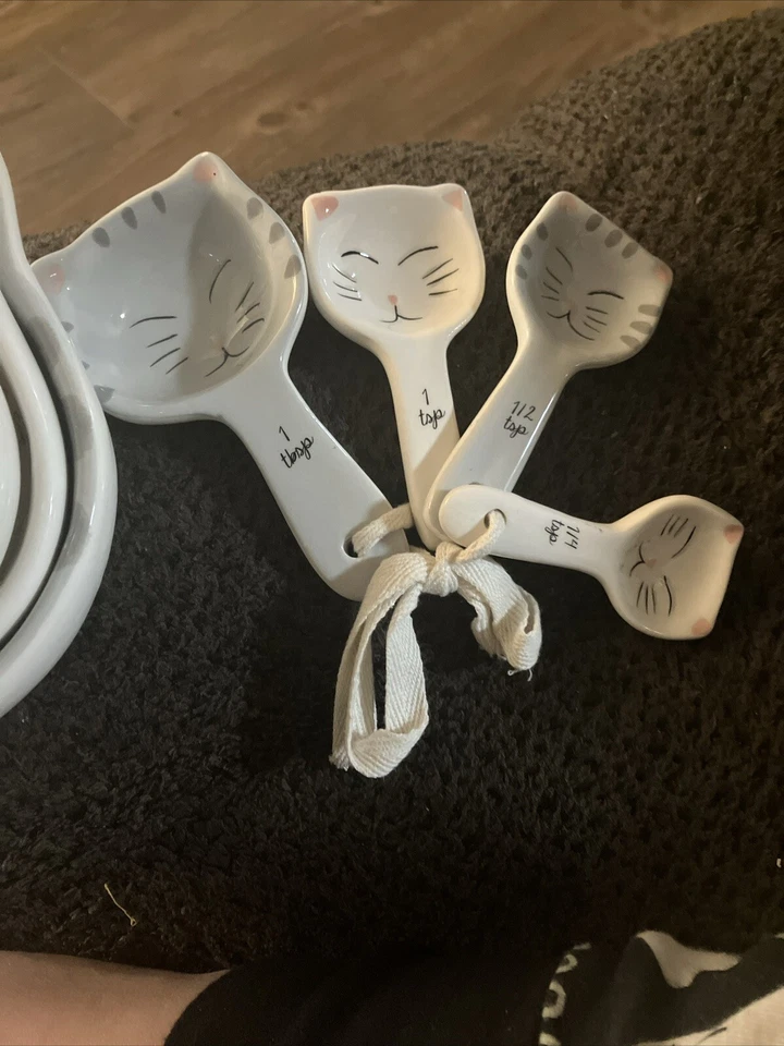 World Market 4 Adorable Cat Ceramic Measuring Cups and 4 Measuring Spoons Set - Image 3 of 3