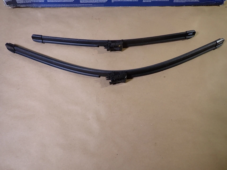 Valeo VI511 Heated Windshield Wiper Blade Set Front 31490720 for Volvo XC60 Foto 2 de 4