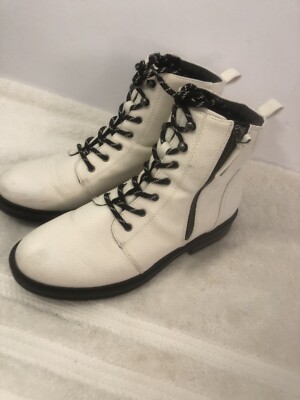 BareTraps AmySue White Cream Ankle Booties SZ M Side