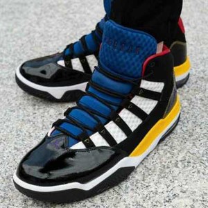 jordan max aura sneakers