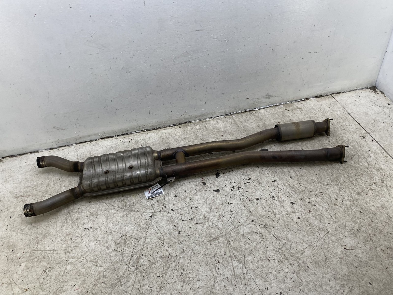 2014-2018 BENTLEY FLYING SPUR AWD 4.0L V8 CENTER MIDDLE EXHAUST RESONATOR PIPE