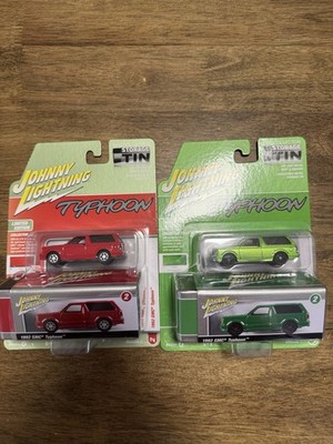 NEW Johnny Lightning 1992 GMC Typhoon Green & Red  1:64 Collector Tin HTF