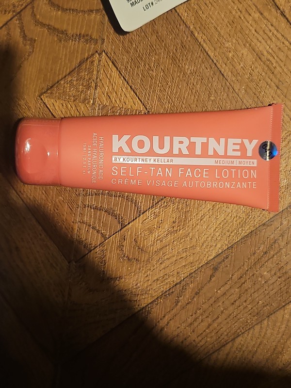 Kourtney By Kourtney Kellar Self-tan Body Lotion. New sealed