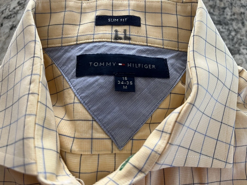 ¡MIRA!  ¡DOS! Tommy Hilfiger Camisas Oxford Originales Con Botones - 15 1/2 34-35 (M) Foto 2 de 4