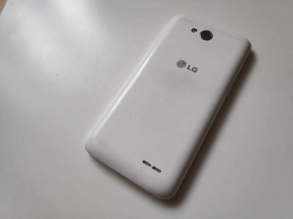 LG Optimus L90 D405n - unlocked cell mobile phone. For parts or repair - Image 3 of 4