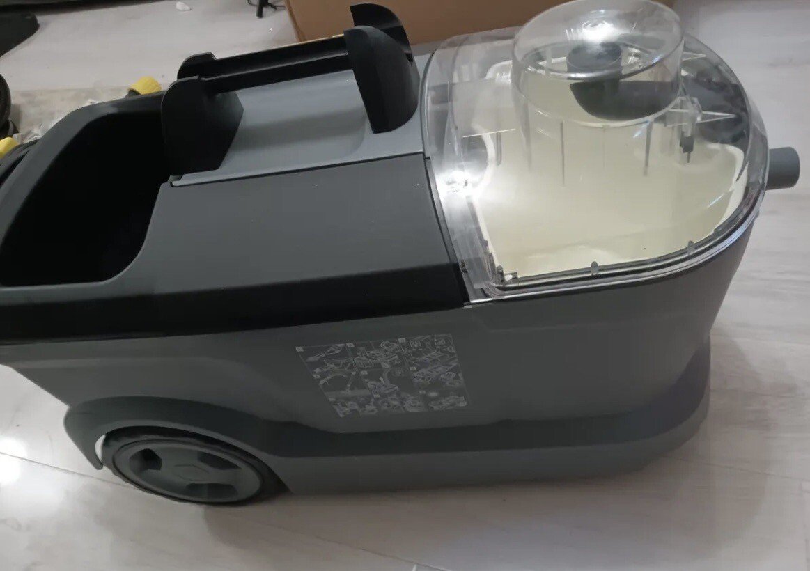 Karcher Professional Carpet & Upholstery Spray Extraction Cleaner Puzzi