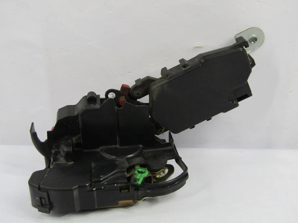 Actuador de liberación de pestillo de cerradura de puerta delantera derecha Subaru Legacy Outback 2000-2004 OEM Foto 3 de 4