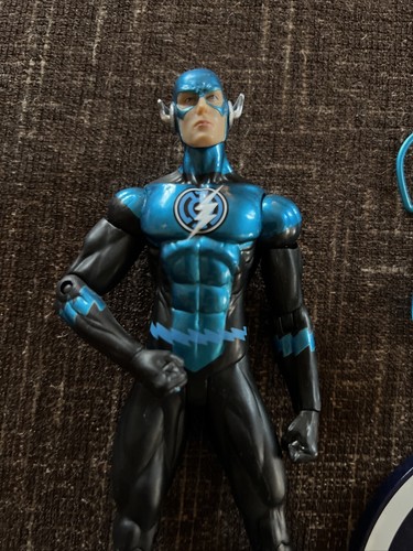 DC Direct Blackest Night Blue Lantern Flash Figure - Picture 2 of 5