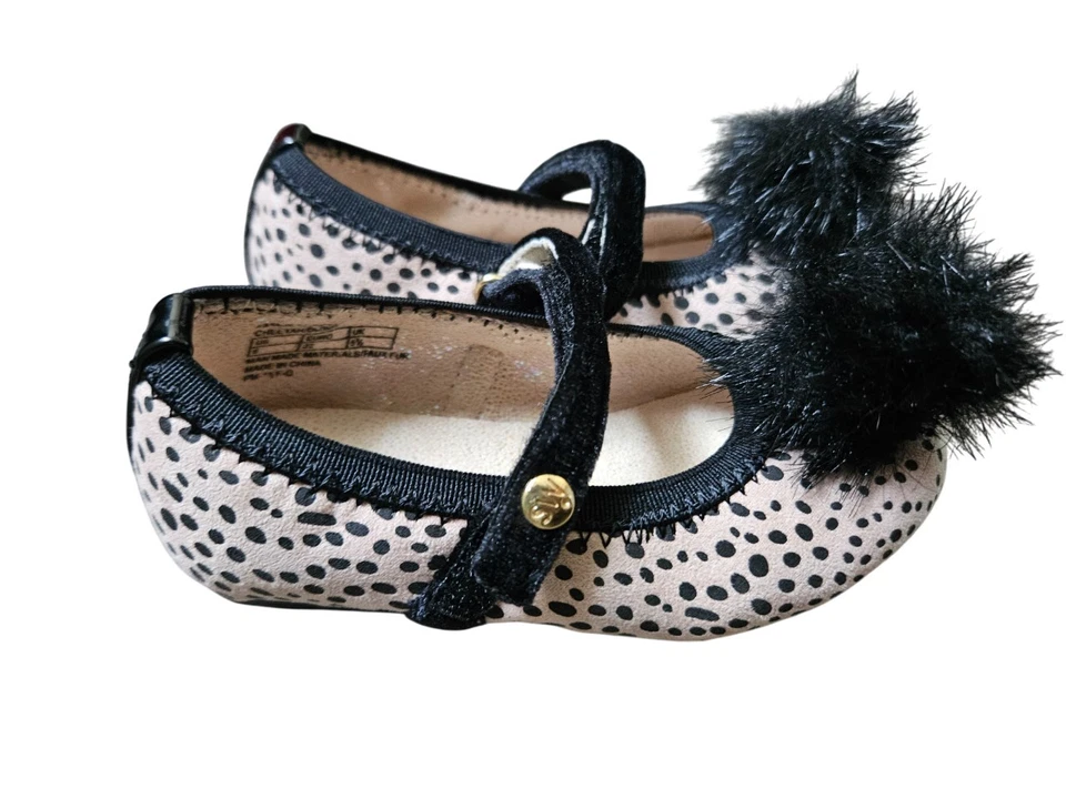 Zapatos Stuart Weitzman para niñas pequeñas color negro tostado Fannie Cheetah talla 6 Foto 4 de 4