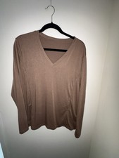 Womens M Beige Solid V-Neck Long Sleeve Knit Pullover Sweater Regular