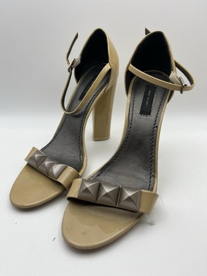 Marc Jacobs Beige Patent Leather Studded Block Heel Sandals EU 39.5 US 9