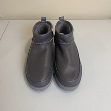 UGG Women  s Gray Stone Classic Ultra Mini Sugar Thunder Boots Size 8.