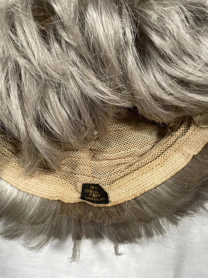 Halloween Old Lady Wig Costume 3x Grey Hair Granny Costume + 1 Hairpiece - Image 3 of 4