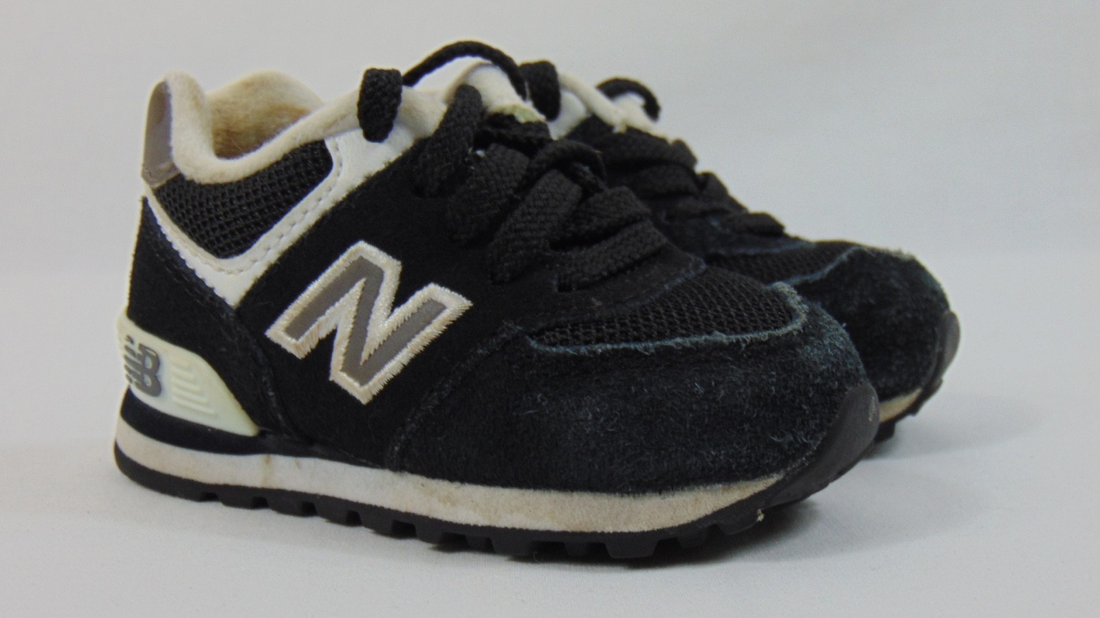 New Balance 574 Black Lace up Tie Baby Toddler  Sneakers Size 4 KL574SKI