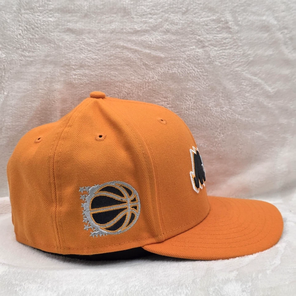 Gorra Orlando Magic ajustada 59FIFTY naranja logotipo de la NBA New Era baloncesto 7 1/8 Foto 4 de 4