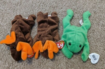 1993 Legs the Frog and Set of 2 1993 Chocolate the Moose Ty Beanie Babies