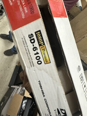 Toshiba SD6100 1080p Upconverting DVD Player