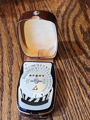 Vintage ARGUS Light Meter With Leather case Made in West Germany -untested
