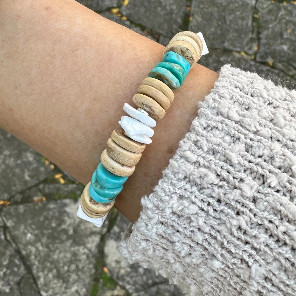 Blue Turquoise, Coconut & White Shell Beaded Bracelet, 10mm Asymmetrical Wavy - Image 4 of 4