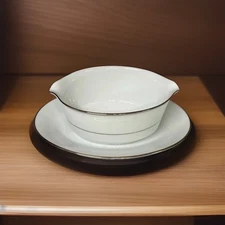 ~ Noritake Gravy Boat or Sauce Spectrum 2983 Bowl with