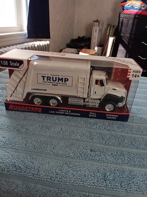#ad RailKing Donald J Trump Garbage Truck 1:50 Scale Flashing Lights Trump Driving $20.00