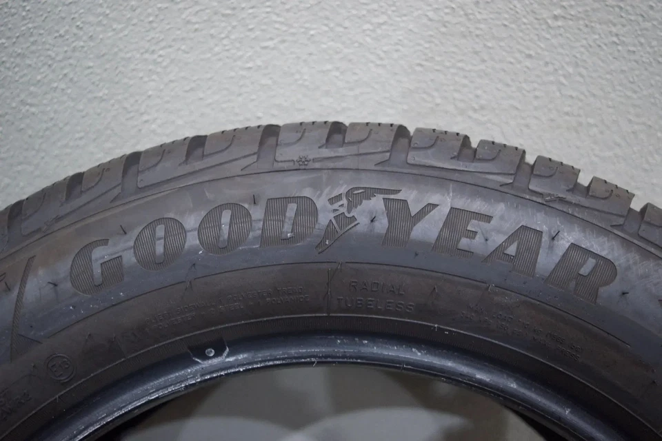 4x Goodyear UltraGrip 8 RSC * 205 60 R16 96H M+S Winterreifen Reifen S398S - Bild 3 von 4