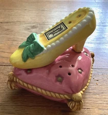Vintage 1995 Fritz and Floyd Cinderella Slipper Salt & Pepper Shakers