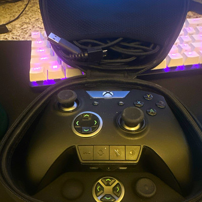 Razer Wolverine Ultimate Wired Controller Xbox One/PC Black/Blue w/ Case Cable