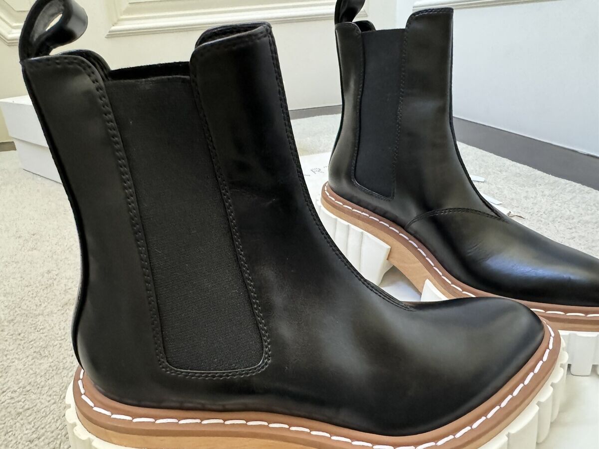 NEW In Box Stella McCartney Emilie Platform Chelsea Boots NEW In Box Stella McCartney Emilie Platform Chelsea Boots