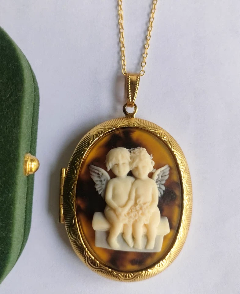 Cameo Tortoise Portrait Locket Pendant Oval Gold Tone Photo Locket Necklace 24'' - Image 2 of 4