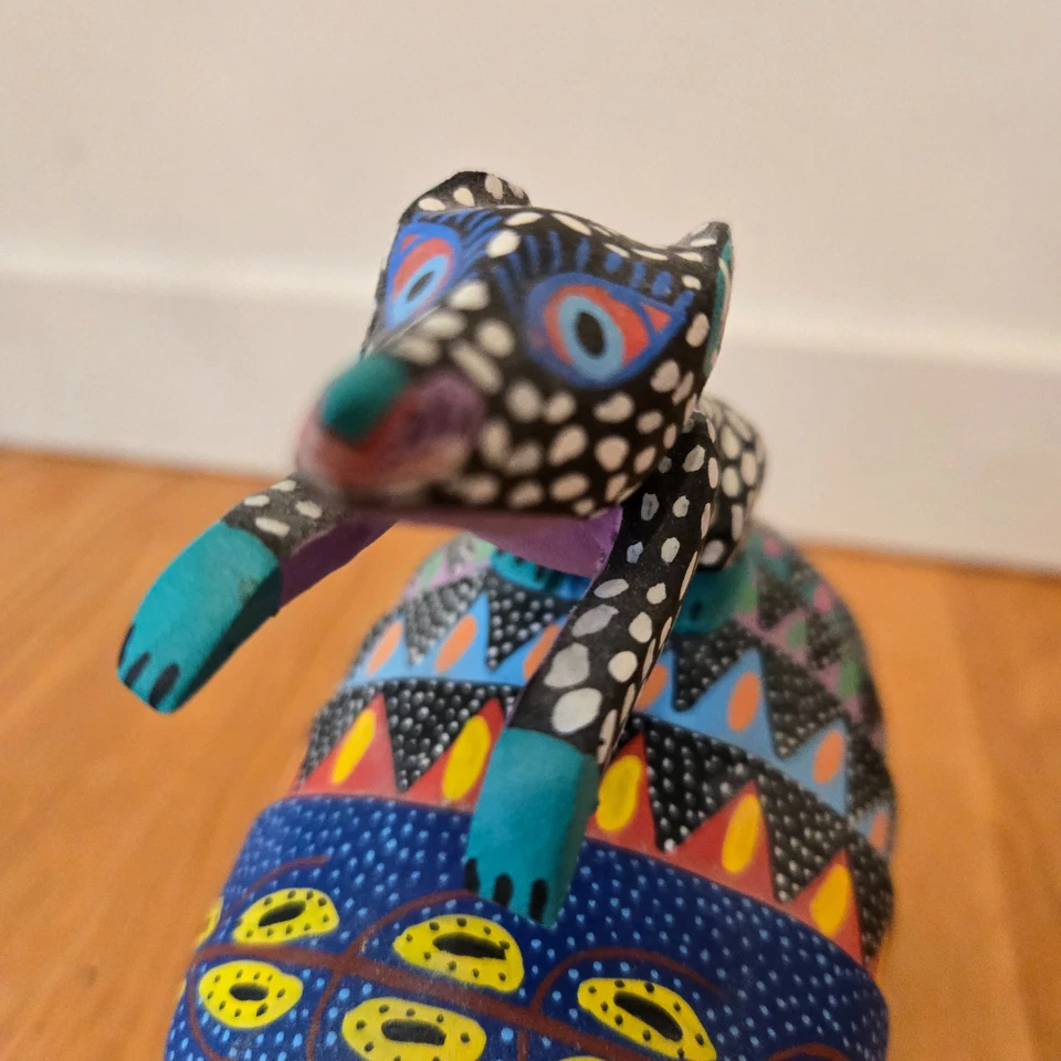 Oaxacan Alebrije Wood Carving Armadillo + Mouse? Signed Art Sculpture 8" x 12" - Image 4 of 4