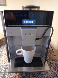 Siemens EQ.6 Plus S300 Kaffeevollautomat - Silber TE653501DE