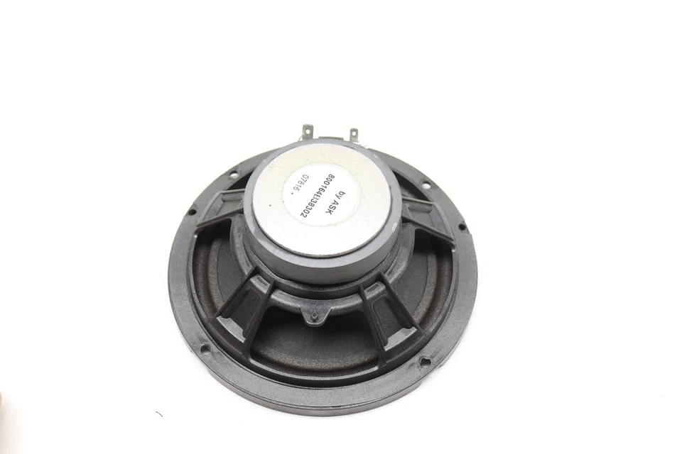 AUDI Q7 2016-2024 - Subwoofer trasero / Altavoz caja de bajos 4M0035621 Foto 2 de 4