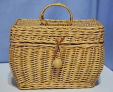 Woven Wicker Basket Hinged Lid Handle Latched Closure Sewing Makeup Recipe Purse