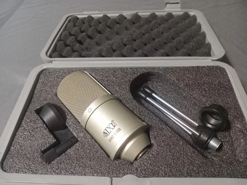 MXL 990 Condenser Microphone with Accessories and Hard Case
